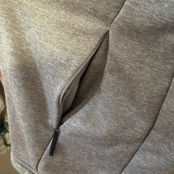 Men’s Under Armour fitted hoodie - Picture 4 of 5